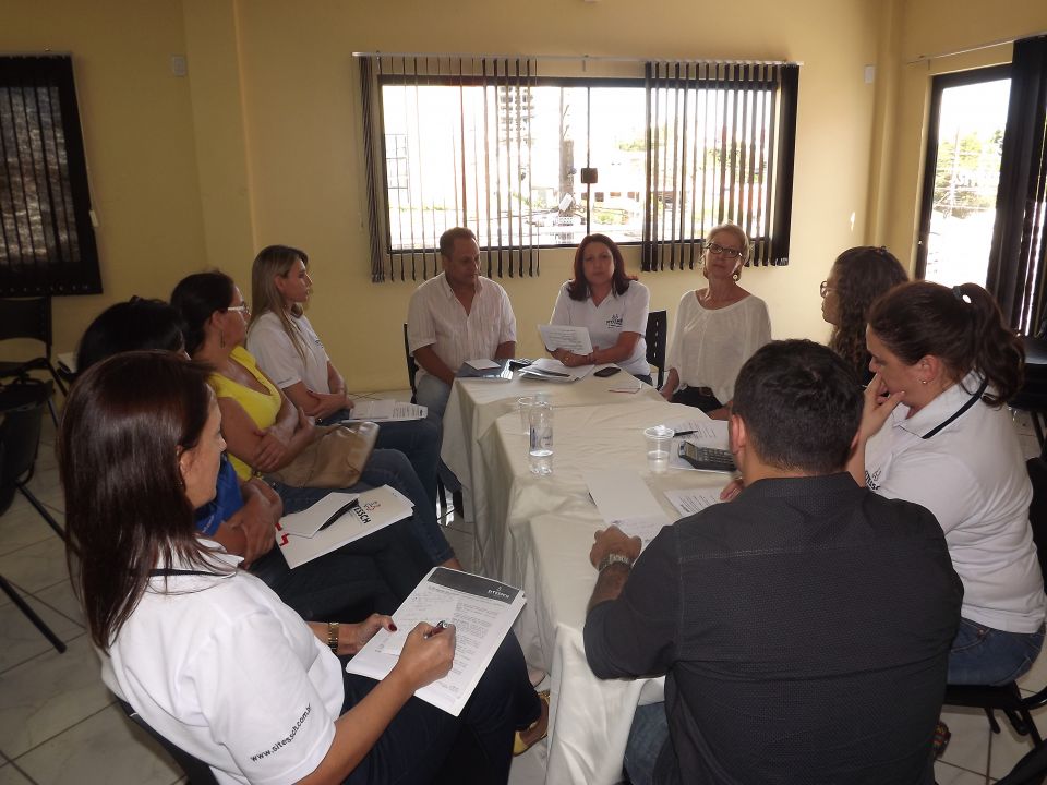 SITESSCH - Sindicato dos Trabalhadores em Estabelecimentos de Servios de Sade de Chapec e regio Negociao Coletiva de Trabalho Diretores do SITESSCH participam de seminário e oficina    O seminário e oficina...