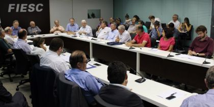 SITESSCH - Sindicato dos Trabalhadores em Estabelecimentos de Servios de Sade de Chapec e regio Piso Salarial Estadual ainda em negociao Piso Salarial Estadual ainda em negociação Terceira rodada entre representantes...