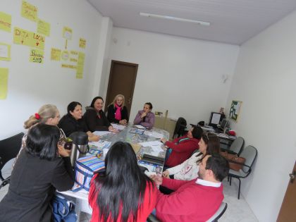 SITESSCH - Sindicato dos Trabalhadores em Estabelecimentos de Servios de Sade de Chapec e regio Dirigentes do SITESSCH participam de reunio e debate sobre conjuntura poltica Dirigentes do SITESSCH participam de reunião e debate sobre...